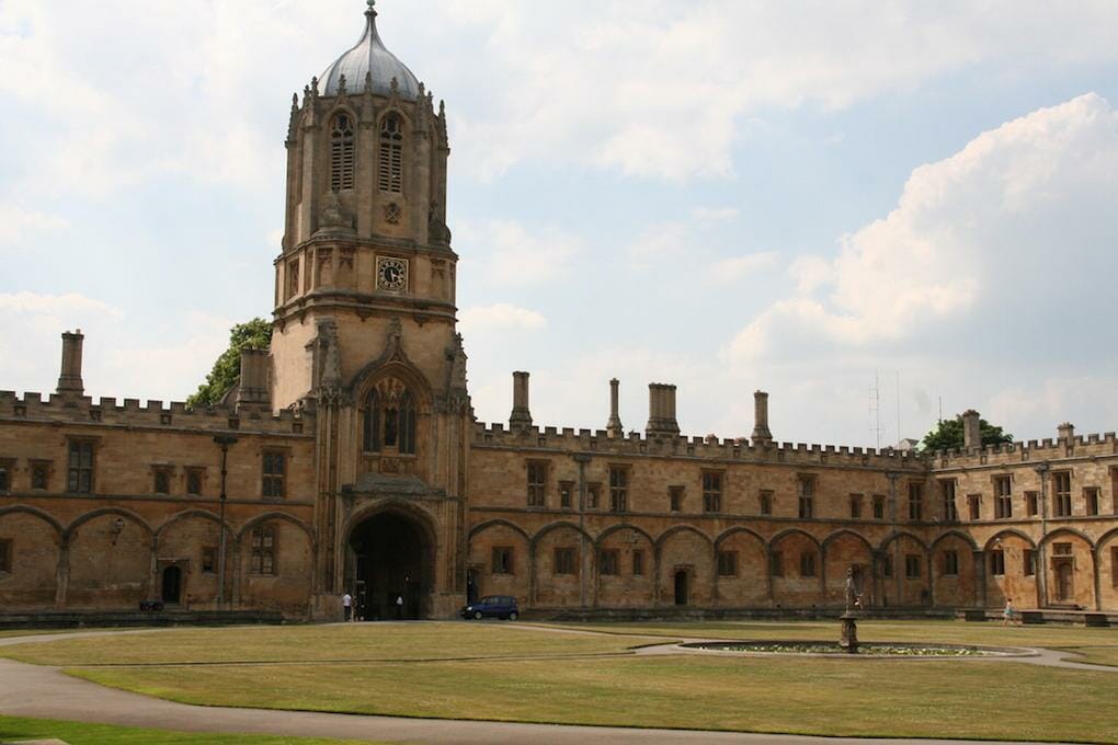 https://mdw-travel-data-us-east-1.s3.amazonaws.com/img/country/United-Kingdom/Christ-Church-Cathedral/img_03.jpg