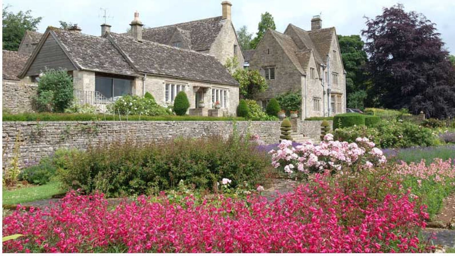 https://mdw-travel-data-us-east-1.s3.amazonaws.com/img/country/United-Kingdom/Cotswold-Farm-Park/img_00.jpg