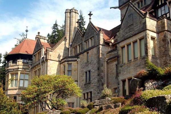 https://mdw-travel-data-us-east-1.s3.amazonaws.com/img/country/United-Kingdom/Cragside-House-Gardens-and-Estate/img_03.jpg