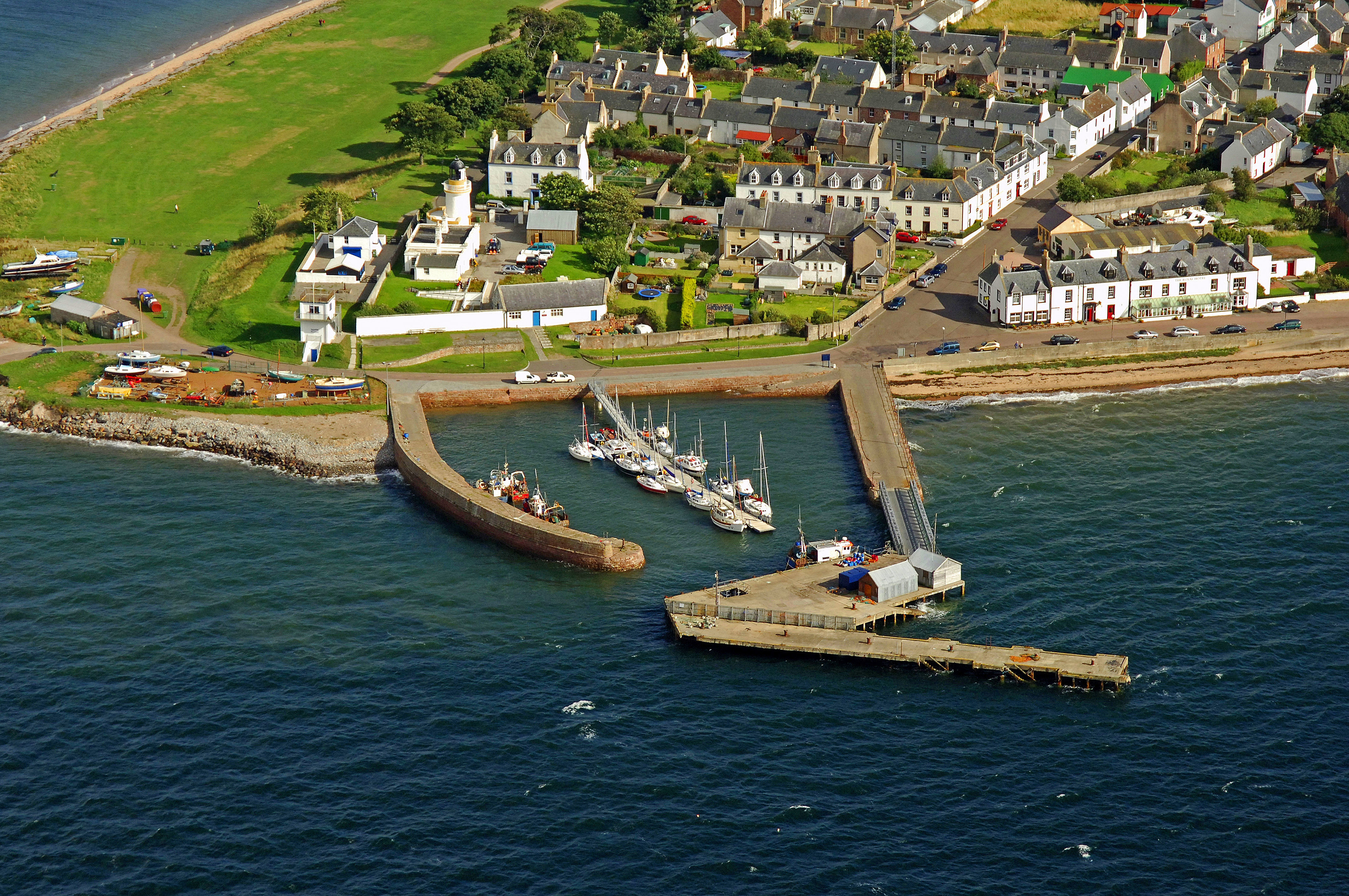 https://mdw-travel-data-us-east-1.s3.amazonaws.com/img/country/United-Kingdom/Cromarty-Courthouse-Museum/img_03.jpg