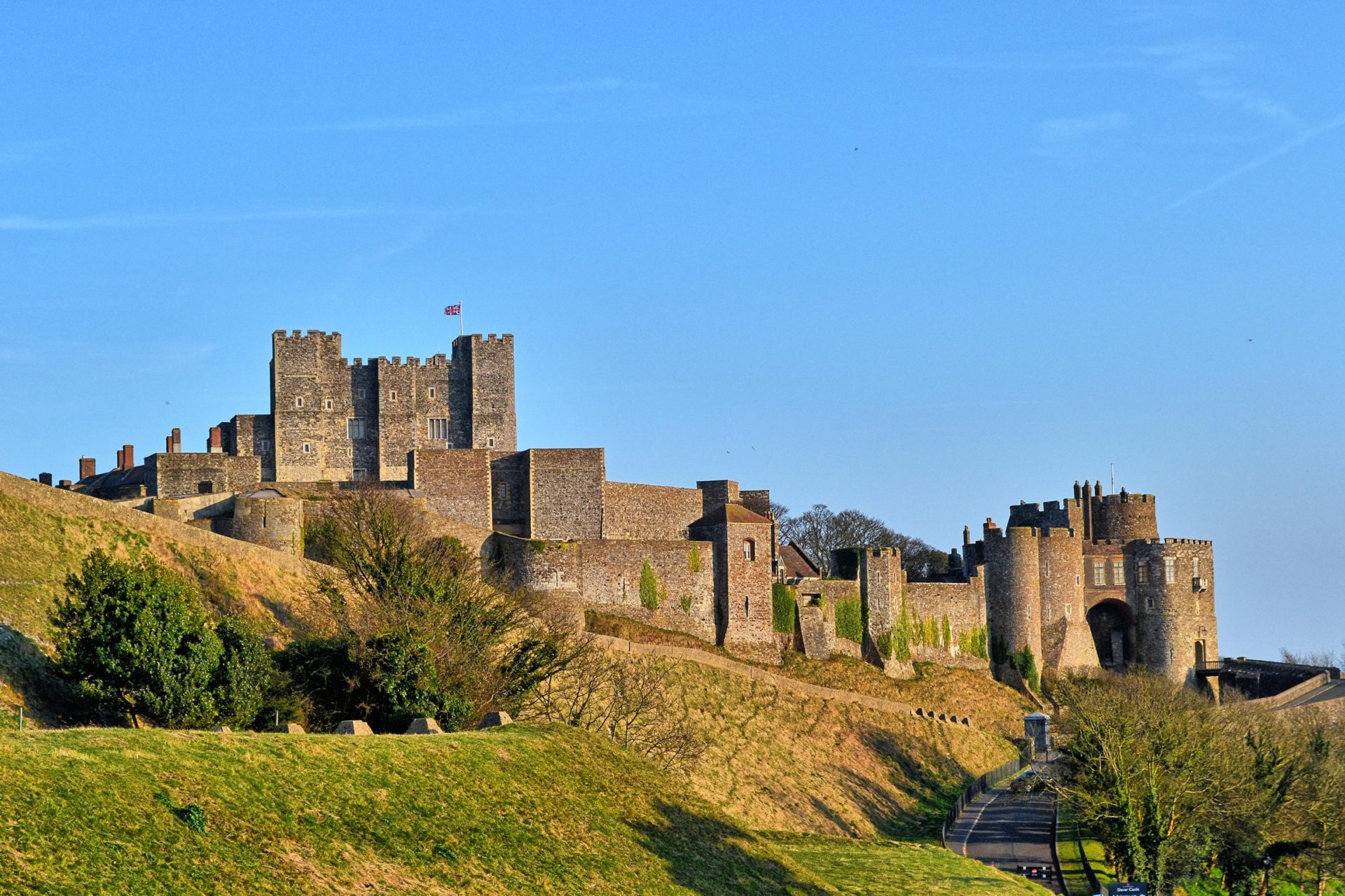 https://mdw-travel-data-us-east-1.s3.amazonaws.com/img/country/United-Kingdom/Dover-Castle/img_01.jpg