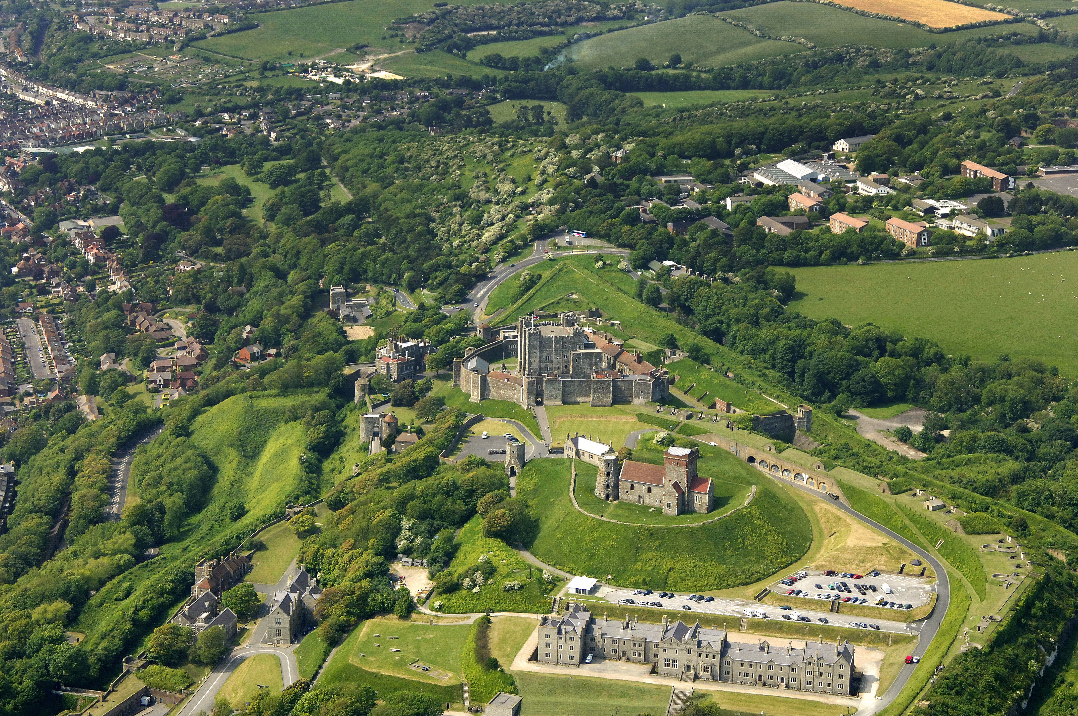 https://mdw-travel-data-us-east-1.s3.amazonaws.com/img/country/United-Kingdom/Dover-Castle/img_03.jpg