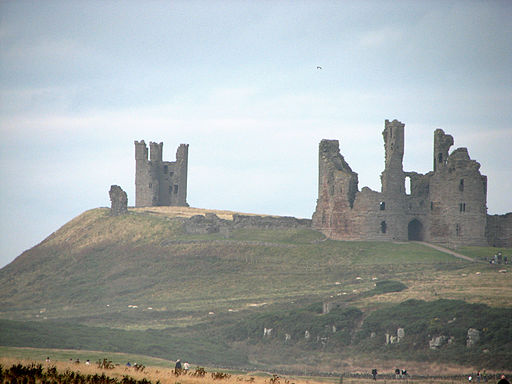 https://mdw-travel-data-us-east-1.s3.amazonaws.com/img/country/United-Kingdom/Dunstanburgh-Castle/img_01.jpg