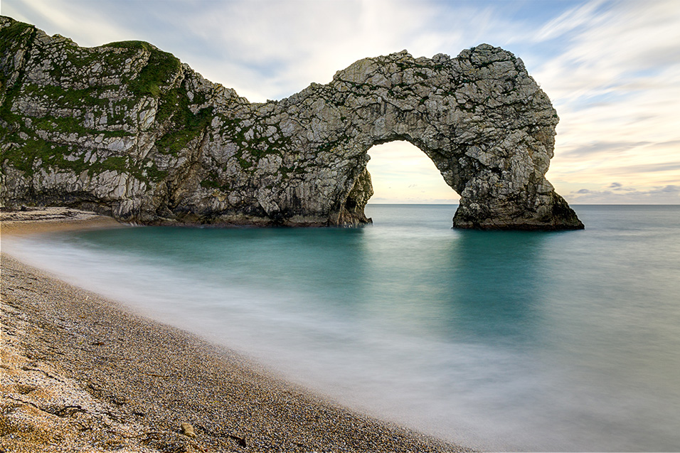 https://mdw-travel-data-us-east-1.s3.amazonaws.com/img/country/United-Kingdom/Durdle-Door/img_01.jpg