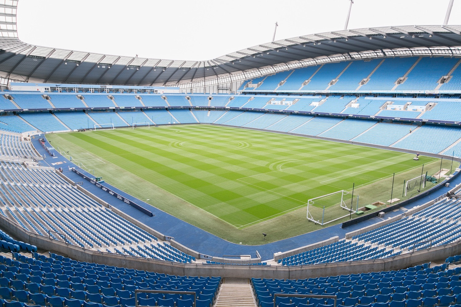 https://mdw-travel-data-us-east-1.s3.amazonaws.com/img/country/United-Kingdom/Etihad-Stadium/img_03.jpg