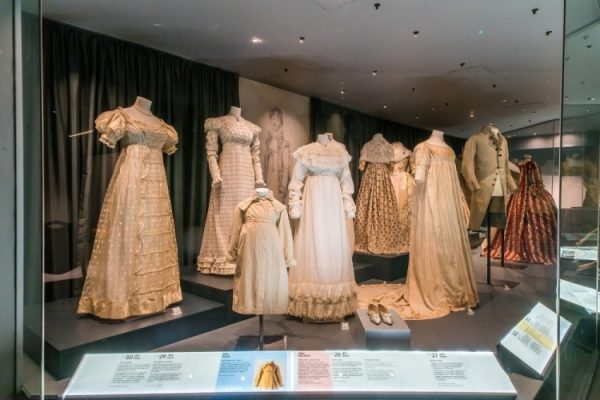 https://mdw-travel-data-us-east-1.s3.amazonaws.com/img/country/United-Kingdom/Fashion-Museum-Bath/img_01.jpg