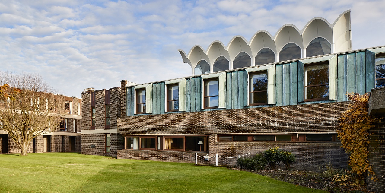 https://mdw-travel-data-us-east-1.s3.amazonaws.com/img/country/United-Kingdom/Fitzwilliam-College/img_00.jpg