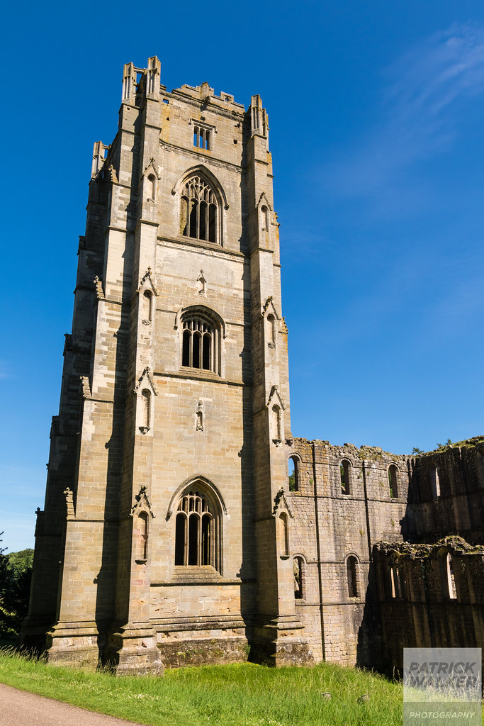 https://mdw-travel-data-us-east-1.s3.amazonaws.com/img/country/United-Kingdom/Fountains-Abbey-and-Studley-Royal-Water-Garden/img_03.jpg