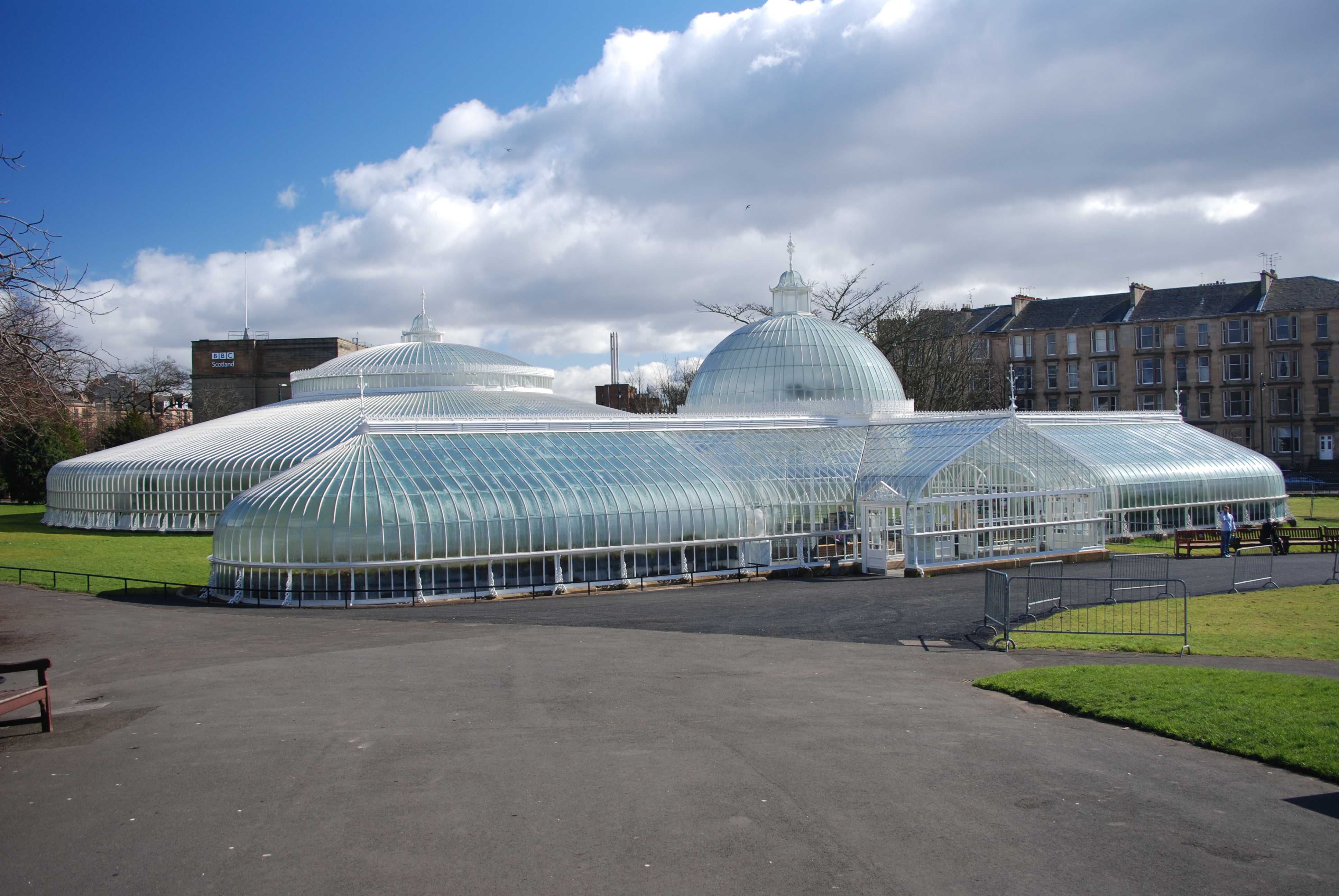 https://mdw-travel-data-us-east-1.s3.amazonaws.com/img/country/United-Kingdom/Glasgow-Botanic-Gardens/img_01.jpg