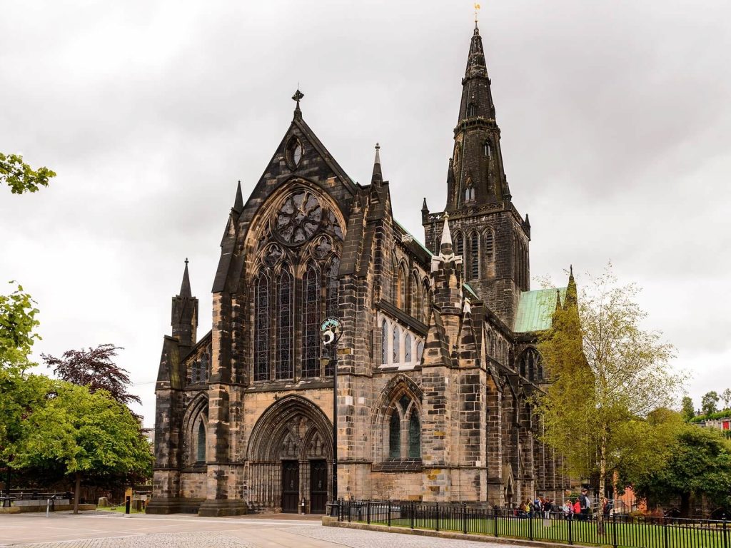 https://mdw-travel-data-us-east-1.s3.amazonaws.com/img/country/United-Kingdom/Glasgow-Cathedral/img_01.jpg