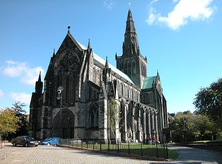 https://mdw-travel-data-us-east-1.s3.amazonaws.com/img/country/United-Kingdom/Glasgow-Cathedral/img_02.jpg