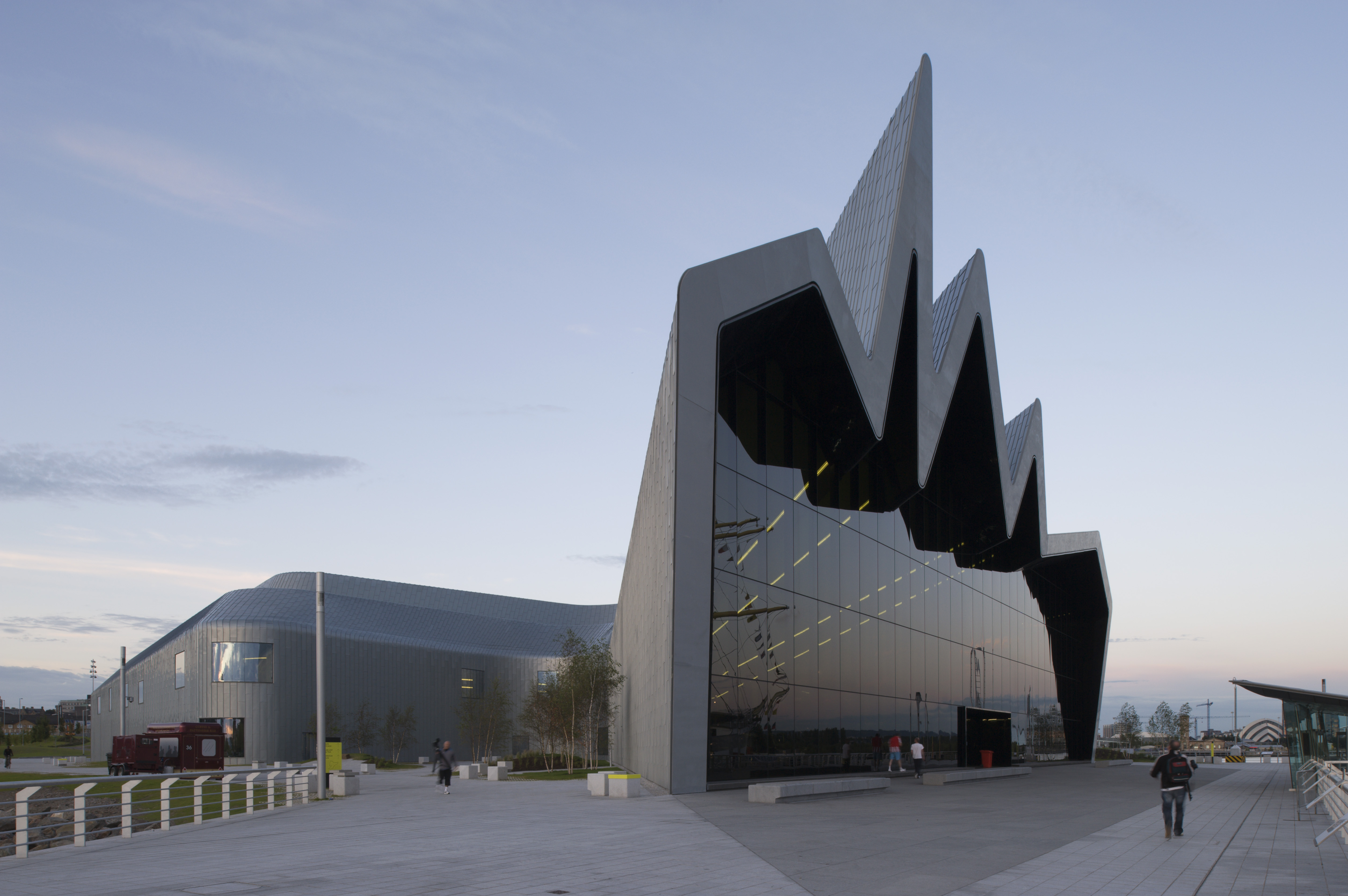 https://mdw-travel-data-us-east-1.s3.amazonaws.com/img/country/United-Kingdom/Glasgow-Riverside-Museum/img_01.jpg