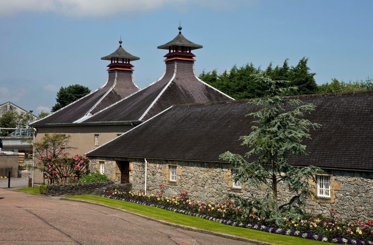 https://mdw-travel-data-us-east-1.s3.amazonaws.com/img/country/United-Kingdom/Glenfiddich-Distillery/img_03.jpg