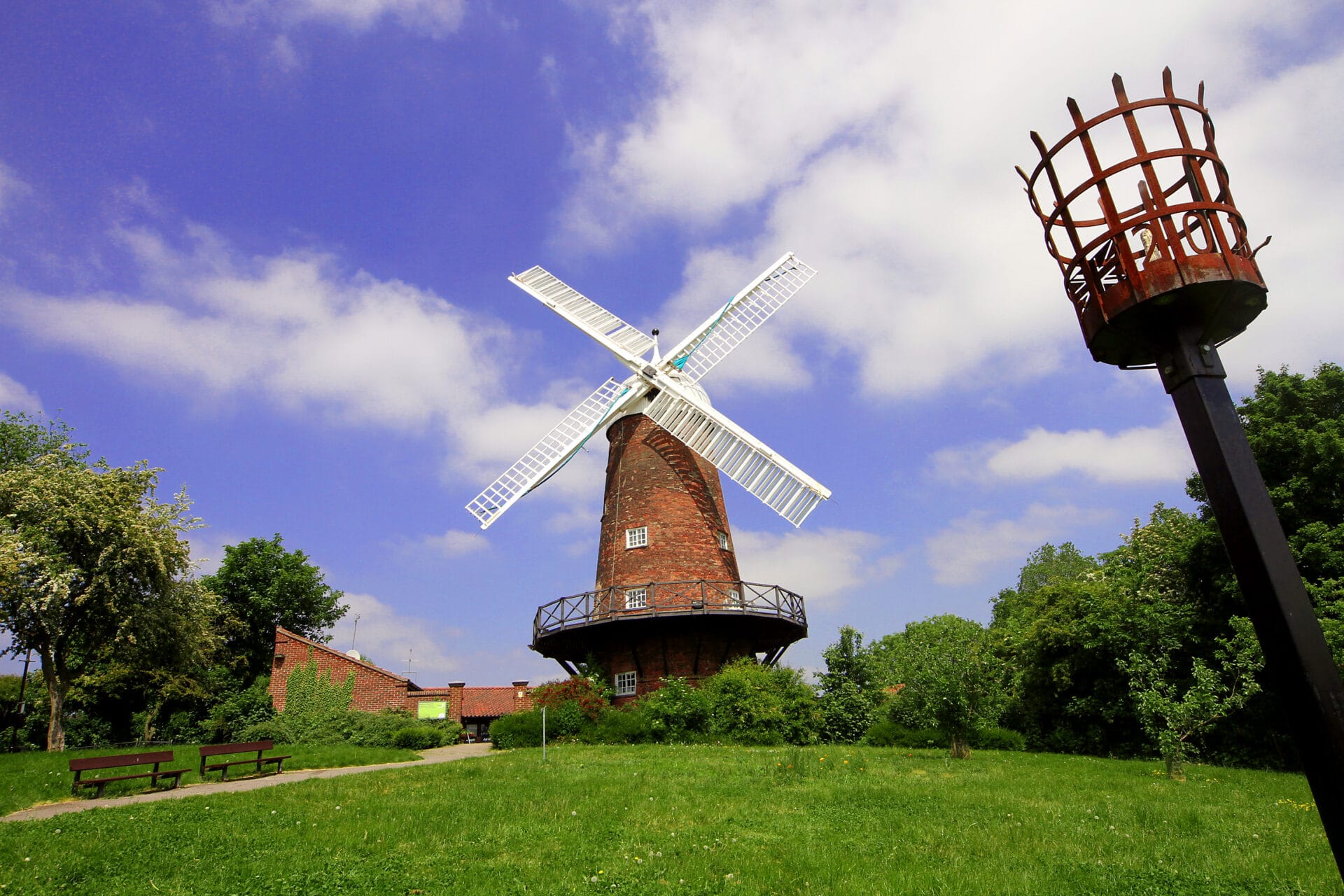 https://mdw-travel-data-us-east-1.s3.amazonaws.com/img/country/United-Kingdom/Greens-Windmill-and-Science-Centre/img_00.jpg