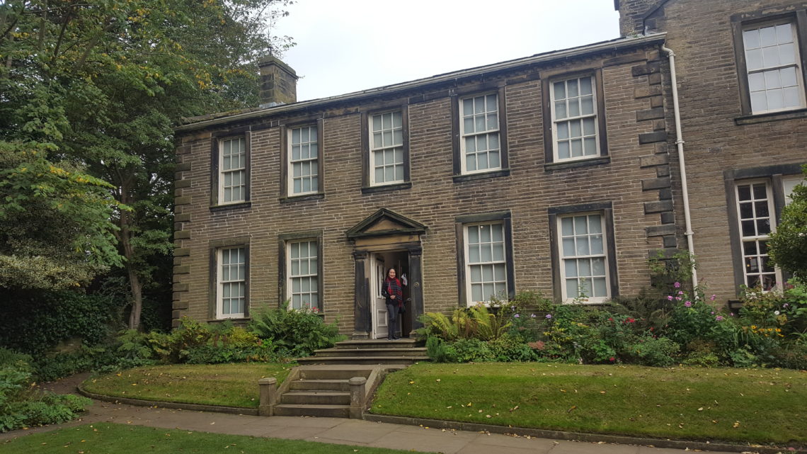 https://mdw-travel-data-us-east-1.s3.amazonaws.com/img/country/United-Kingdom/Haworth-and-the-Bronte-Parsonage-Museum/img_02.jpg