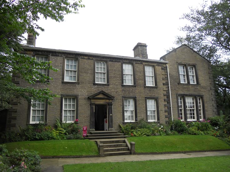 https://mdw-travel-data-us-east-1.s3.amazonaws.com/img/country/United-Kingdom/Haworth-and-the-Bronte-Parsonage-Museum/img_03.jpg
