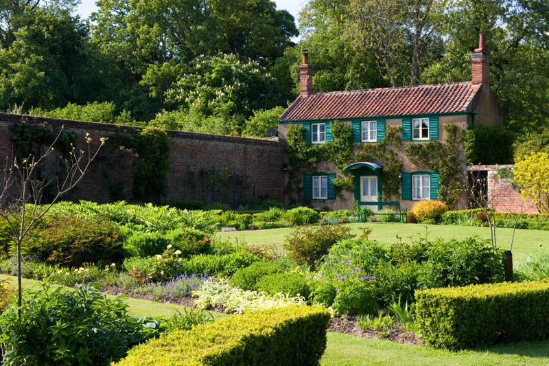 https://mdw-travel-data-us-east-1.s3.amazonaws.com/img/country/United-Kingdom/Hoveton-Hall-Gardens-&-World-Wood/img_01.jpg