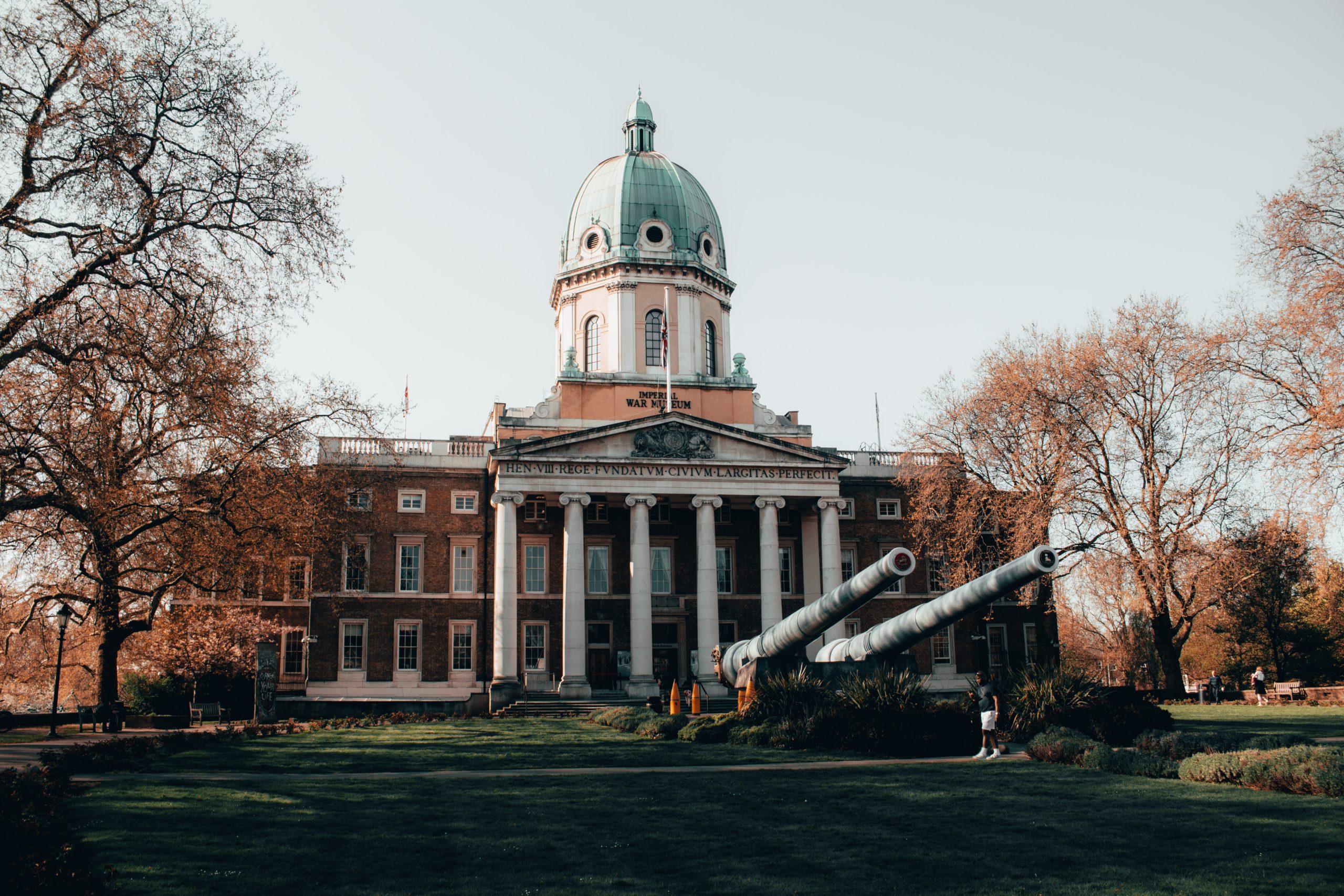 https://mdw-travel-data-us-east-1.s3.amazonaws.com/img/country/United-Kingdom/Imperial-War-Museum-North/img_01.jpg