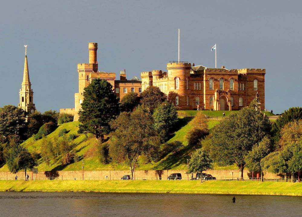 https://mdw-travel-data-us-east-1.s3.amazonaws.com/img/country/United-Kingdom/Inverness-Castle/img_02.jpg
