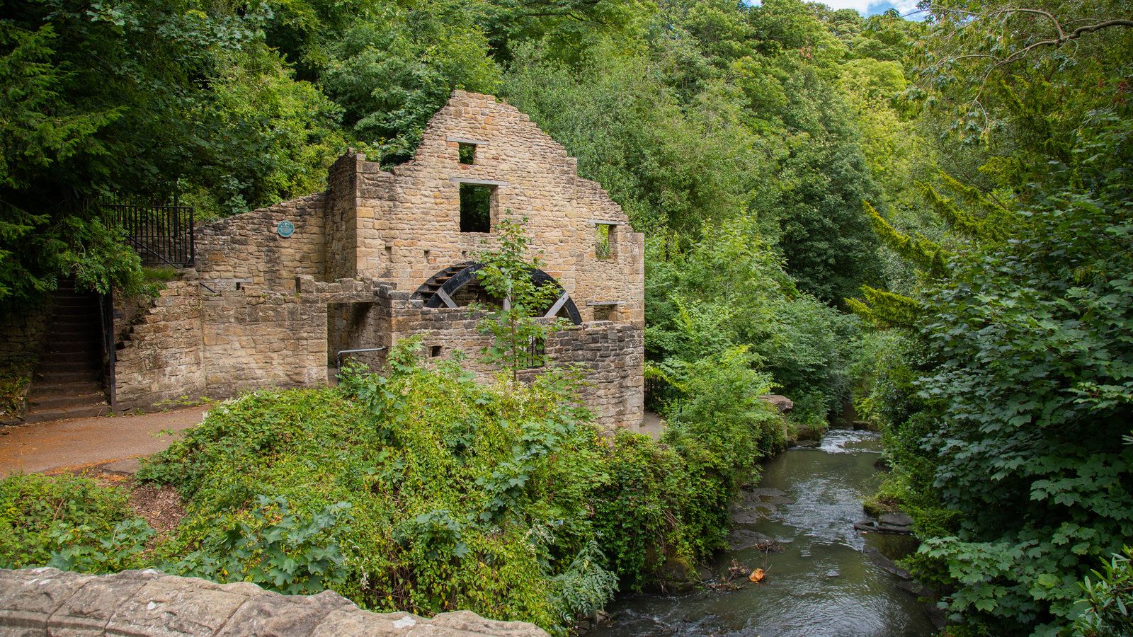 https://mdw-travel-data-us-east-1.s3.amazonaws.com/img/country/United-Kingdom/Jesmond-Dene-Park/img_03.jpg