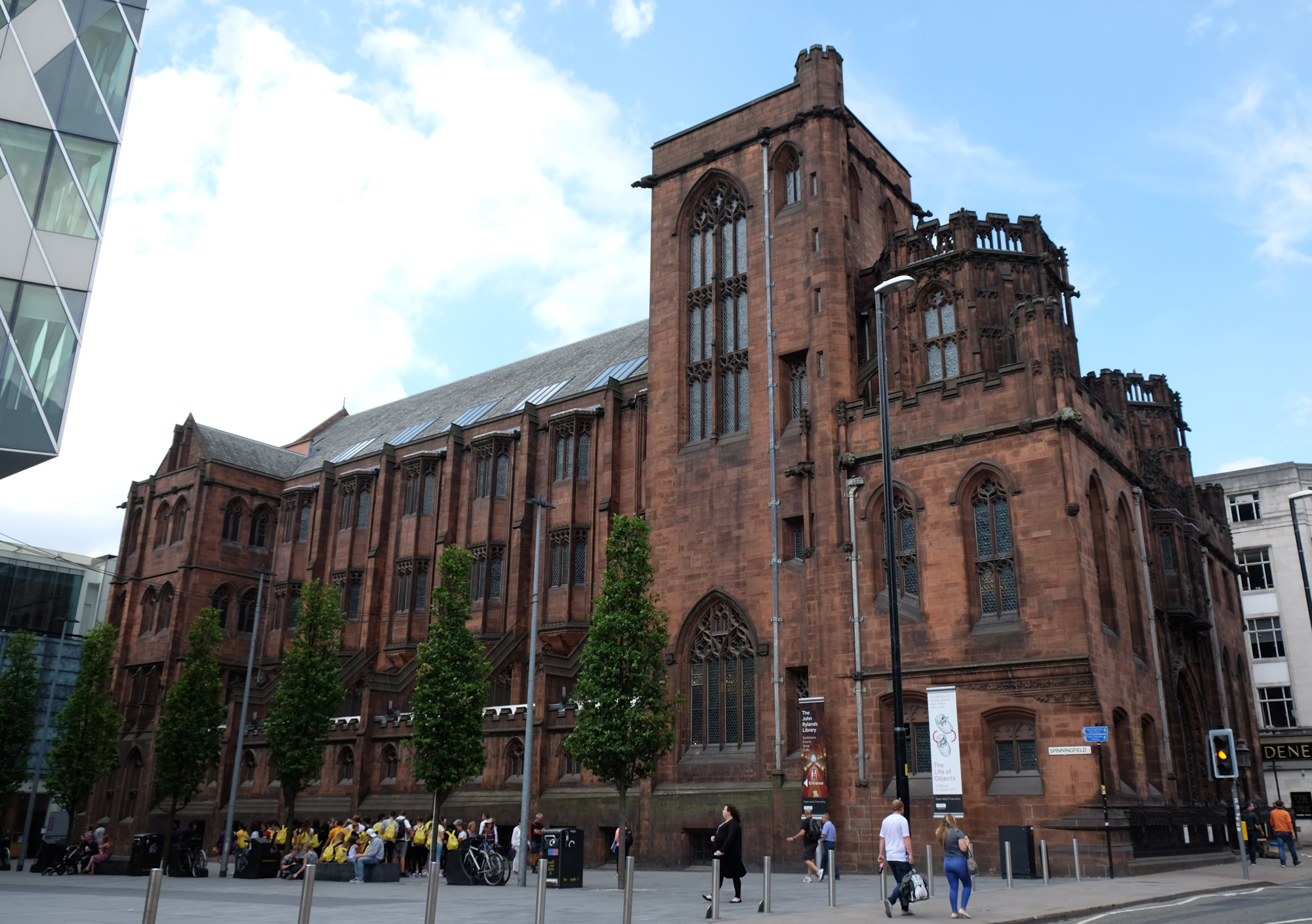 https://mdw-travel-data-us-east-1.s3.amazonaws.com/img/country/United-Kingdom/John-Rylands-Library/img_03.jpg