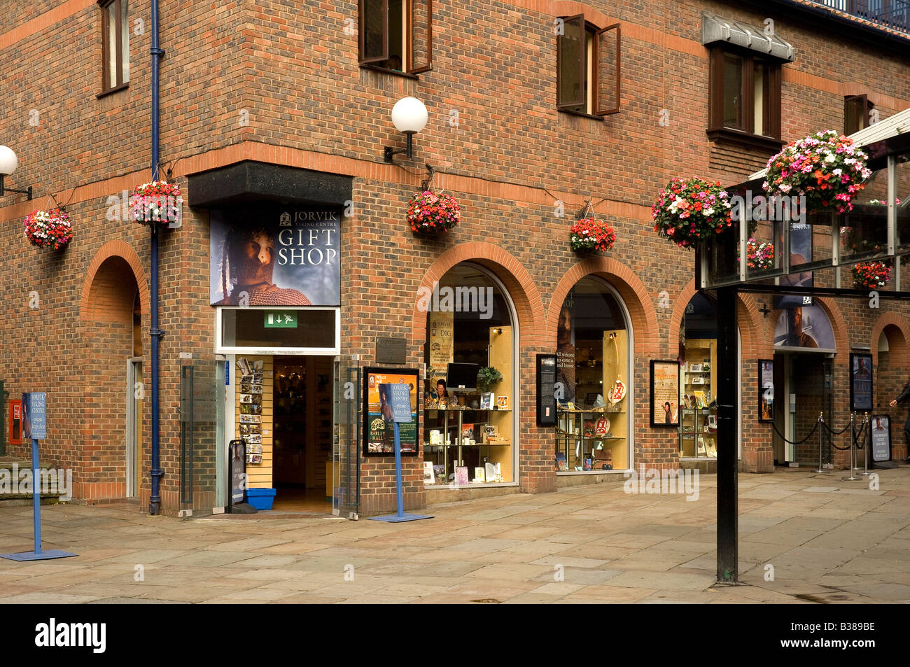 https://mdw-travel-data-us-east-1.s3.amazonaws.com/img/country/United-Kingdom/Jorvik-Viking-Centre/img_01.jpg