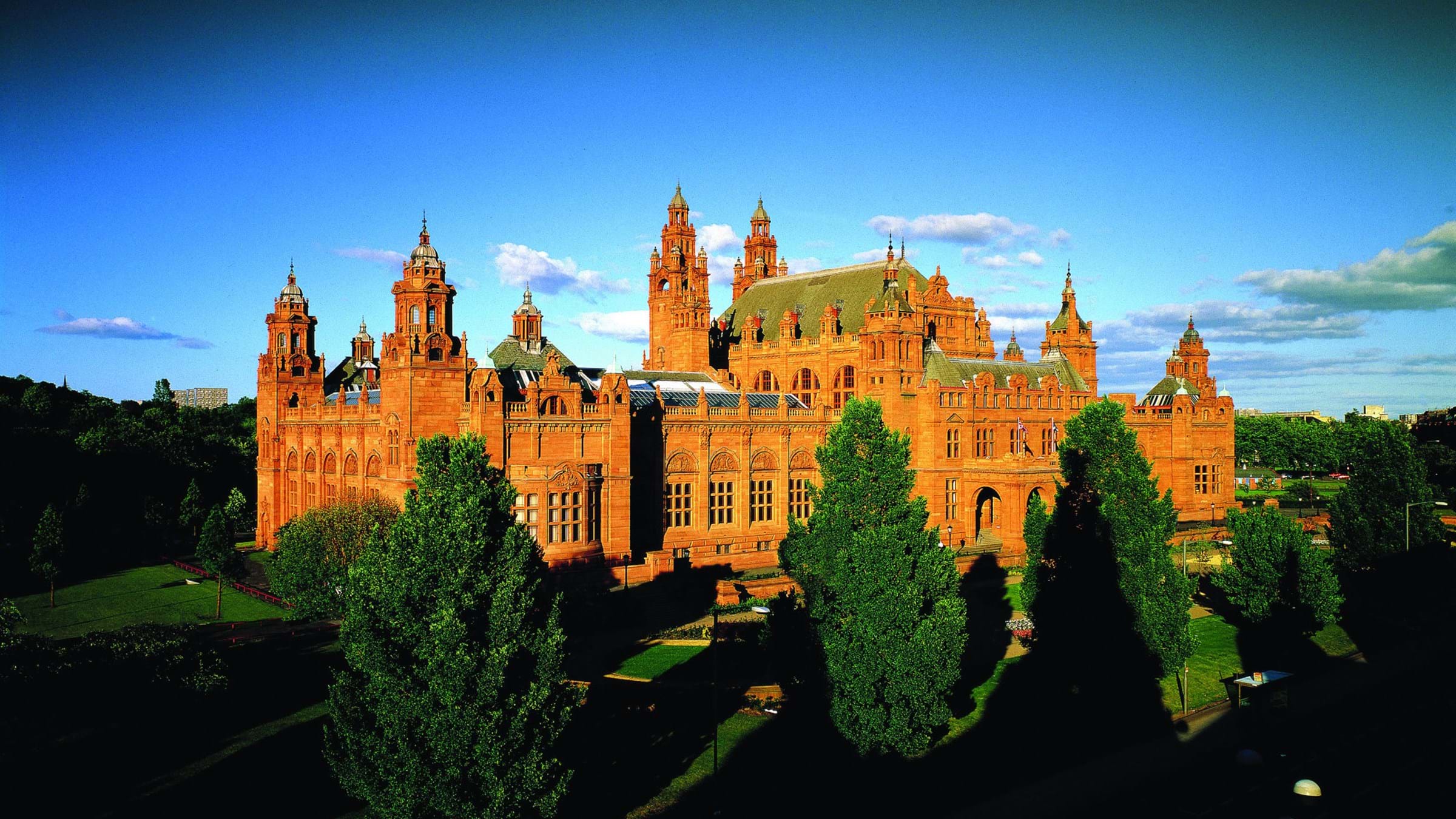 https://mdw-travel-data-us-east-1.s3.amazonaws.com/img/country/United-Kingdom/Kelvingrove-Art-Gallery-and-Museum/img_03.jpg