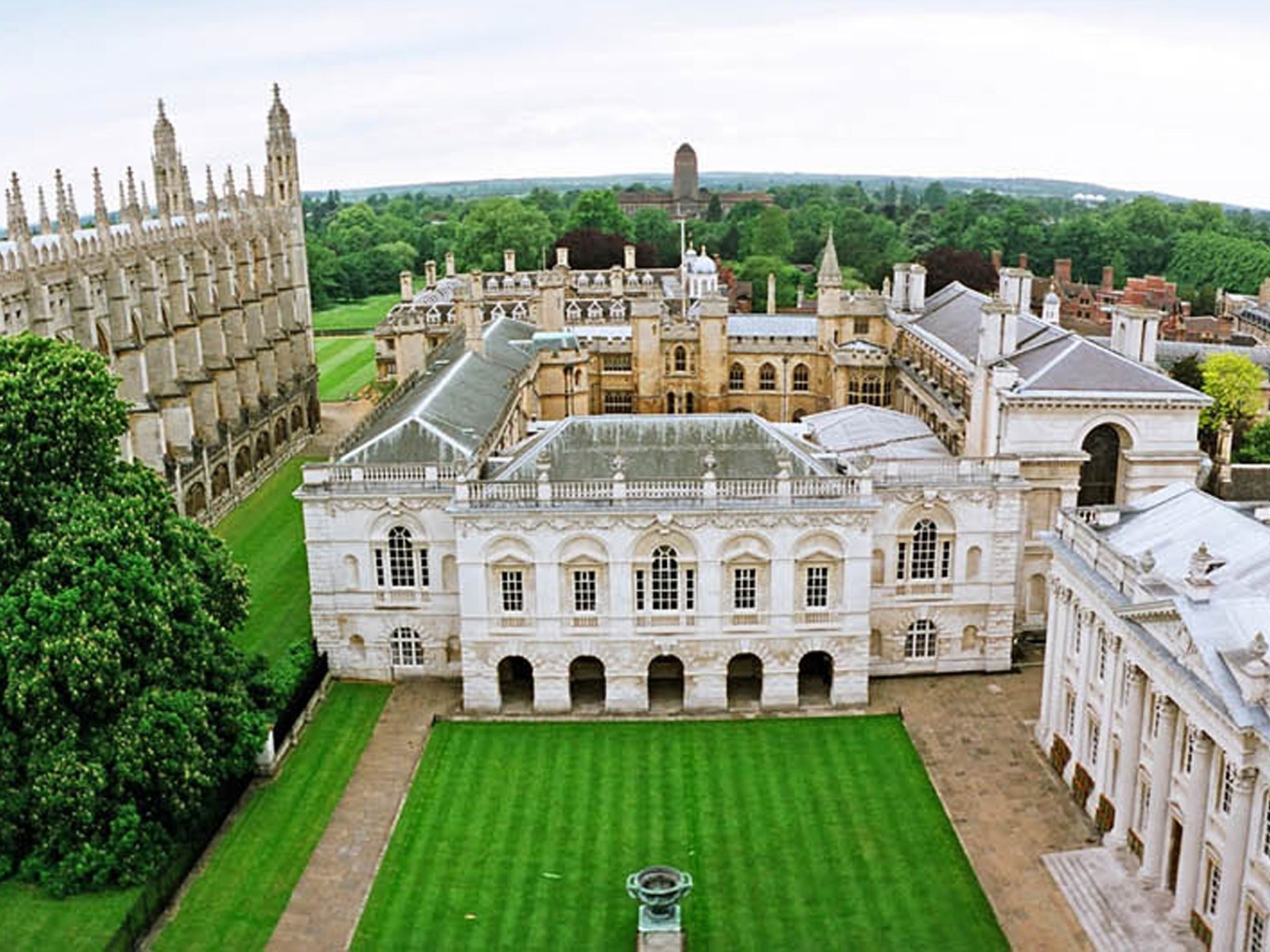 https://mdw-travel-data-us-east-1.s3.amazonaws.com/img/country/United-Kingdom/Kings-College/img_01.jpg
