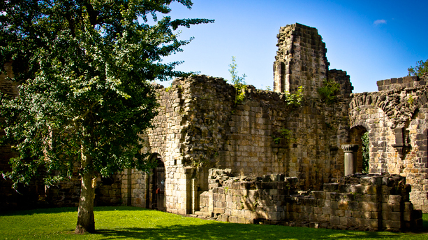 https://mdw-travel-data-us-east-1.s3.amazonaws.com/img/country/United-Kingdom/Kirkstall-Abbey/img_02.jpg