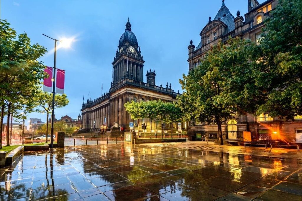 https://mdw-travel-data-us-east-1.s3.amazonaws.com/img/country/United-Kingdom/Leeds-City-Centre/img_00.jpg