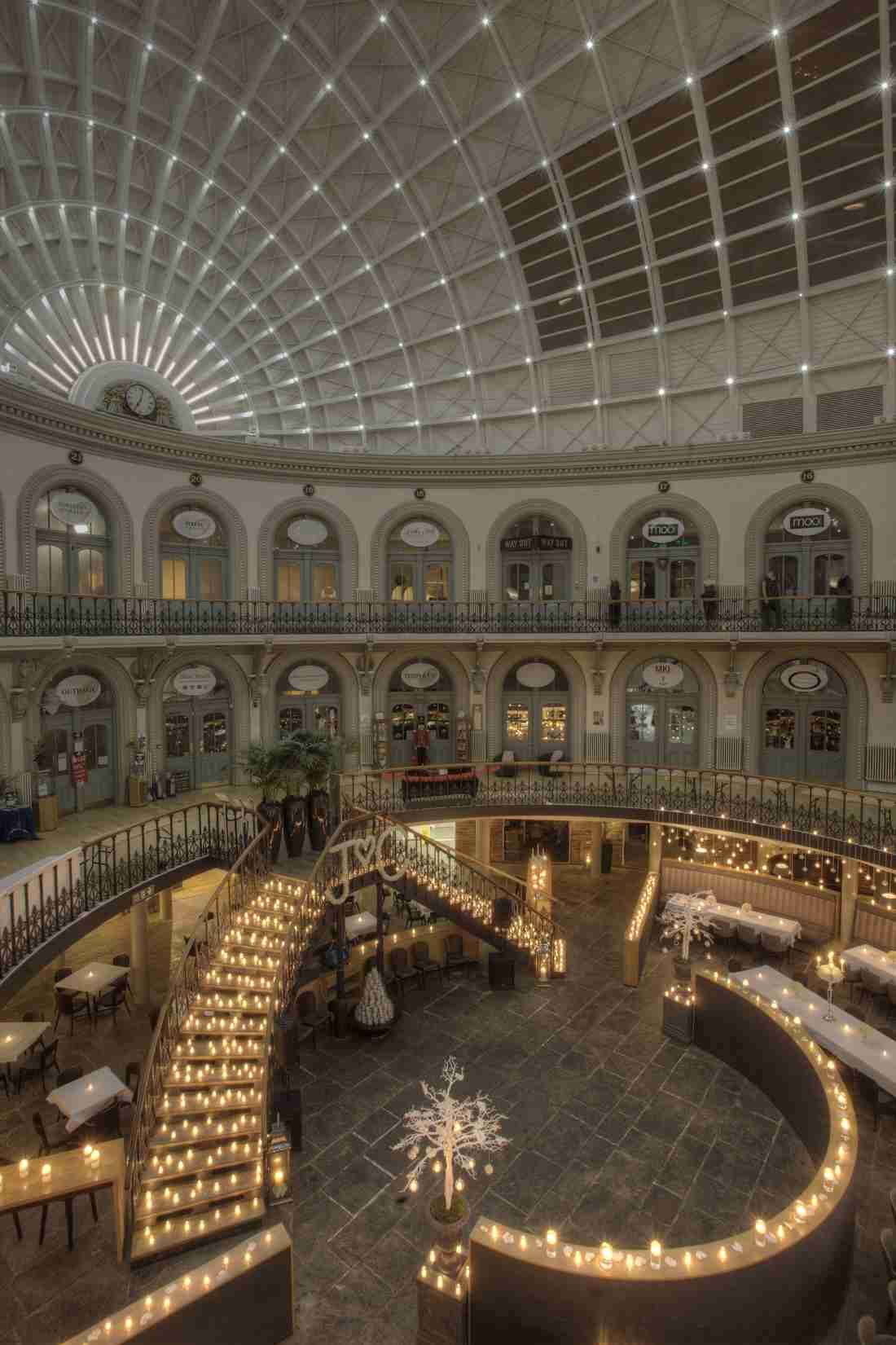 https://mdw-travel-data-us-east-1.s3.amazonaws.com/img/country/United-Kingdom/Leeds-Corn-Exchange/img_03.jpg