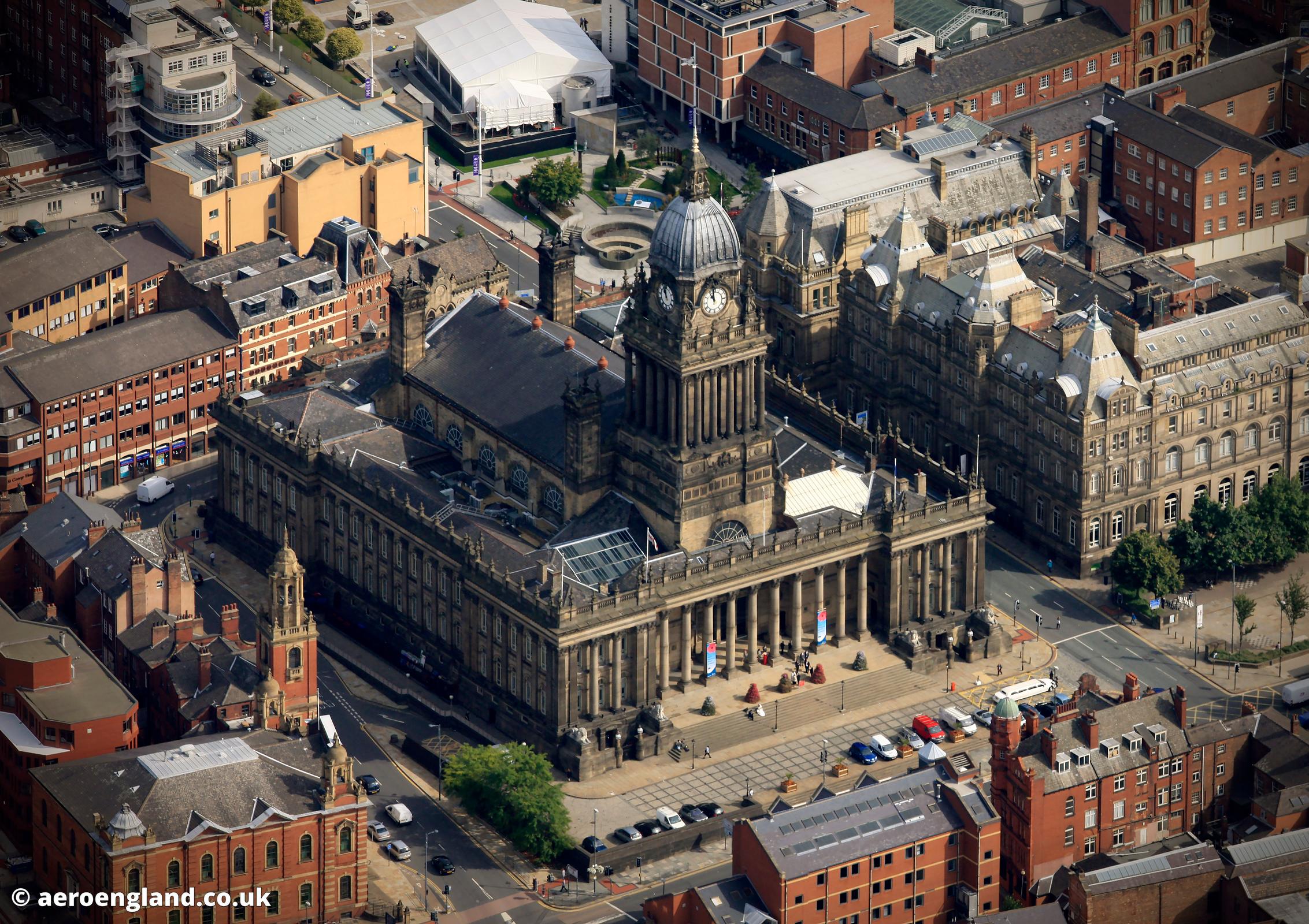 https://mdw-travel-data-us-east-1.s3.amazonaws.com/img/country/United-Kingdom/Leeds-Town-Hall/img_03.jpg