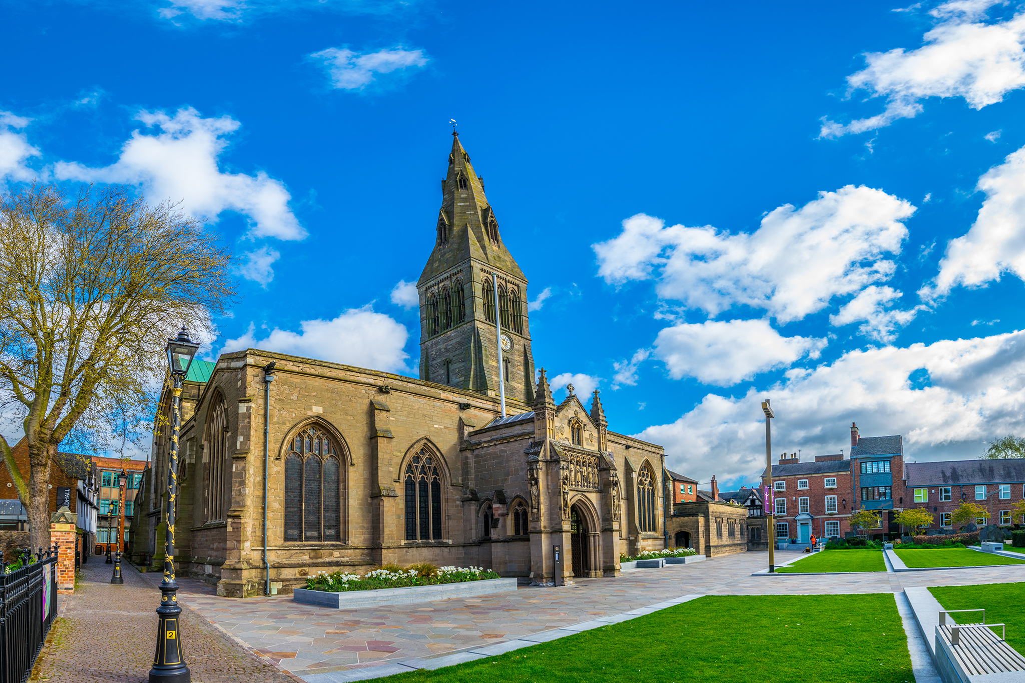 https://mdw-travel-data-us-east-1.s3.amazonaws.com/img/country/United-Kingdom/Leicester-Cathedral/img_00.jpg