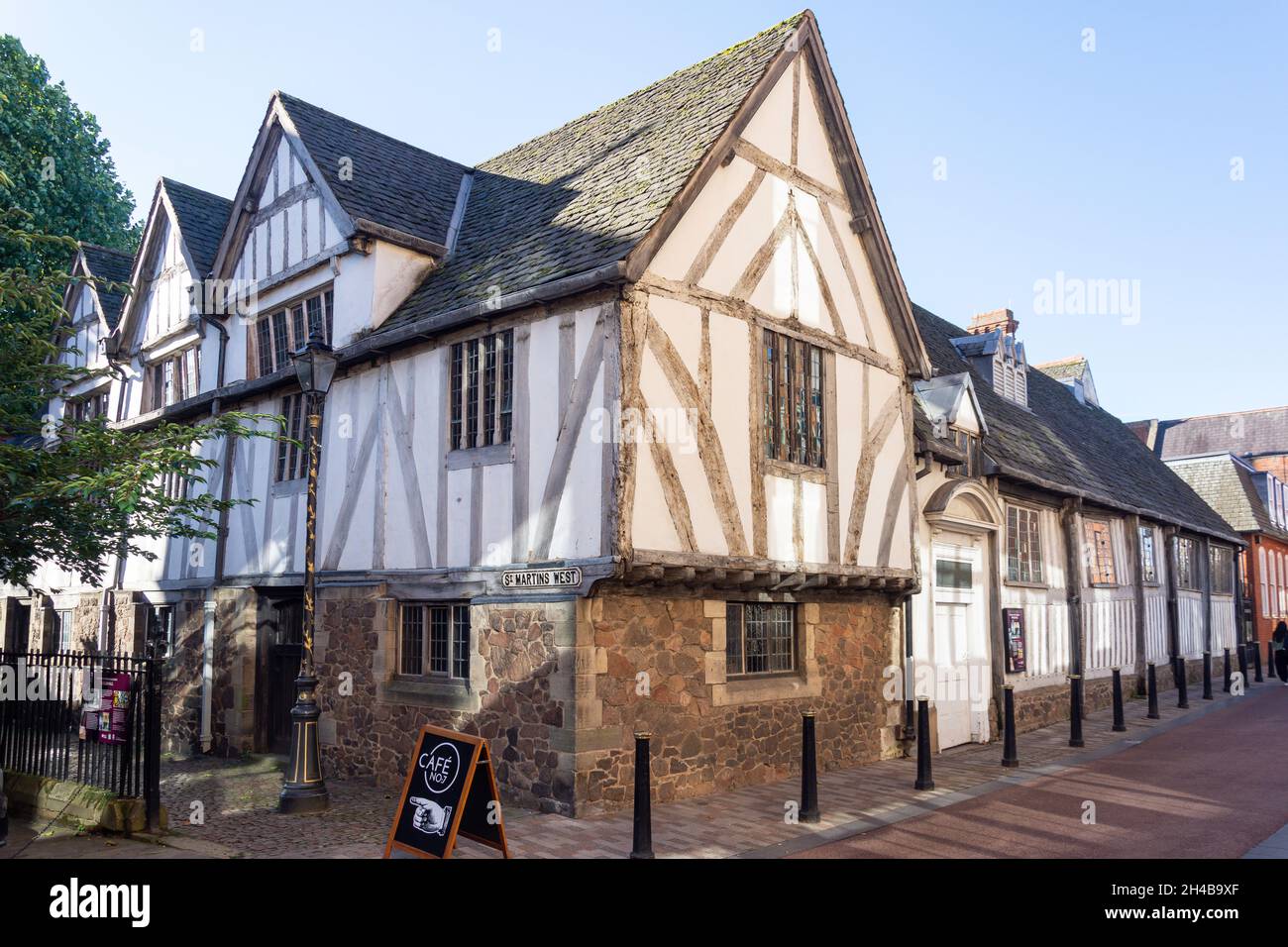 https://mdw-travel-data-us-east-1.s3.amazonaws.com/img/country/United-Kingdom/Leicester-Guildhall-Museum/img_03.jpg