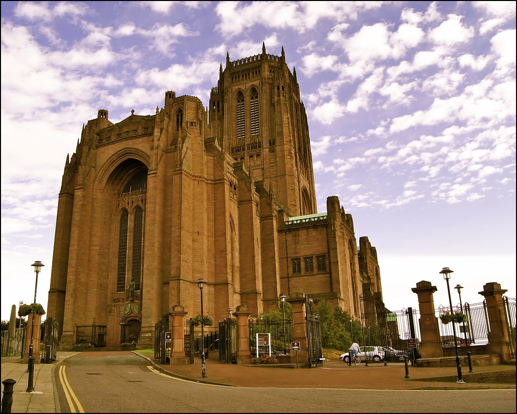 https://mdw-travel-data-us-east-1.s3.amazonaws.com/img/country/United-Kingdom/Liverpool-Anglican-Cathedral/img_02.jpg