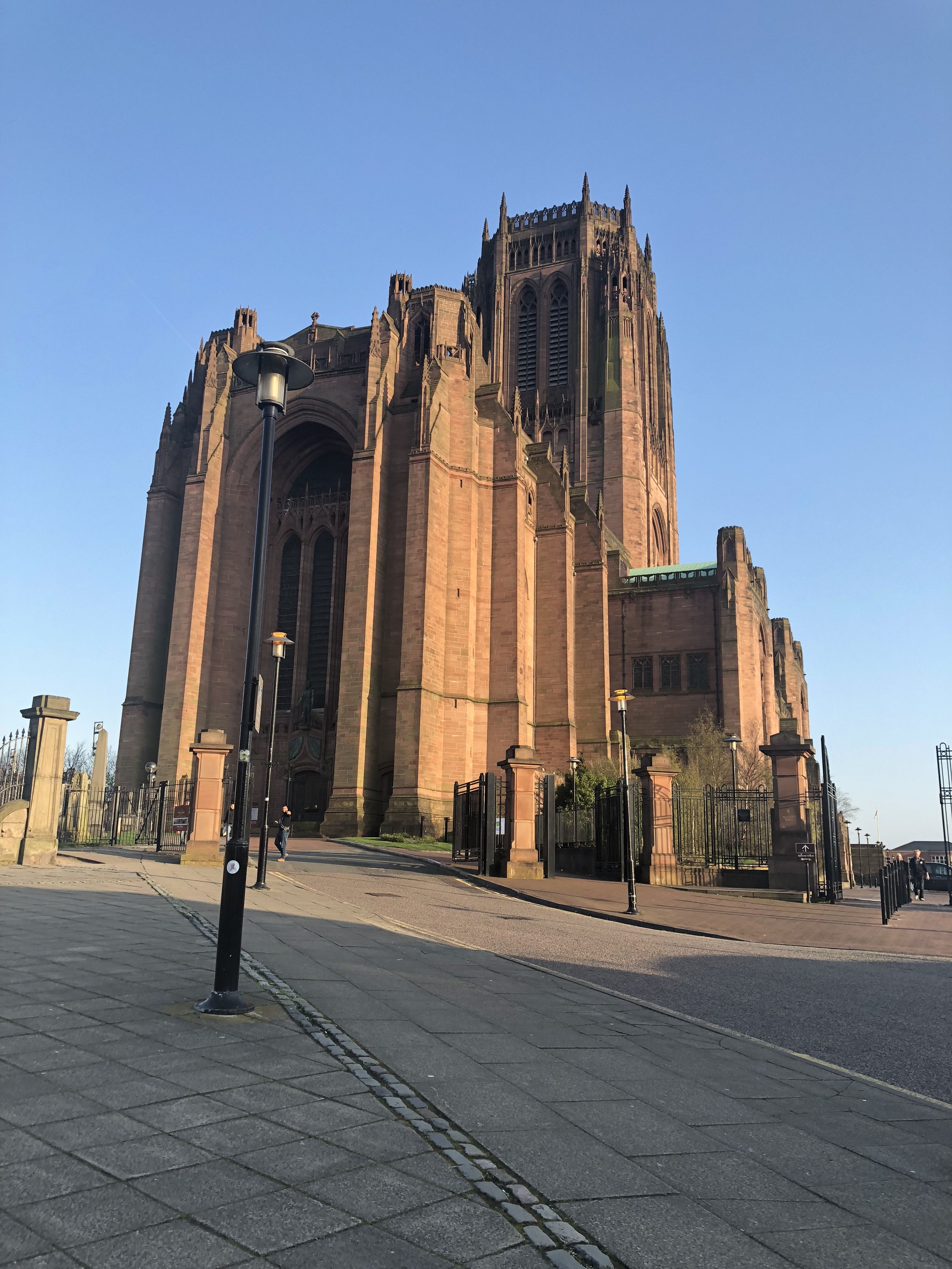 https://mdw-travel-data-us-east-1.s3.amazonaws.com/img/country/United-Kingdom/Liverpool-Cathedral/img_01.jpg