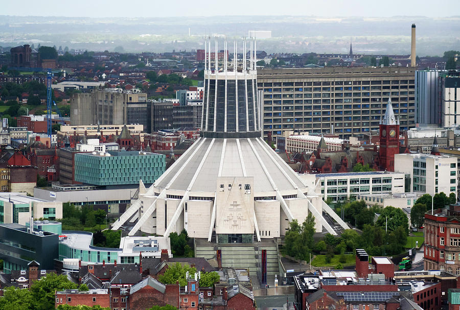 https://mdw-travel-data-us-east-1.s3.amazonaws.com/img/country/United-Kingdom/Liverpool-Metropolitan-Cathedral/img_02.jpg
