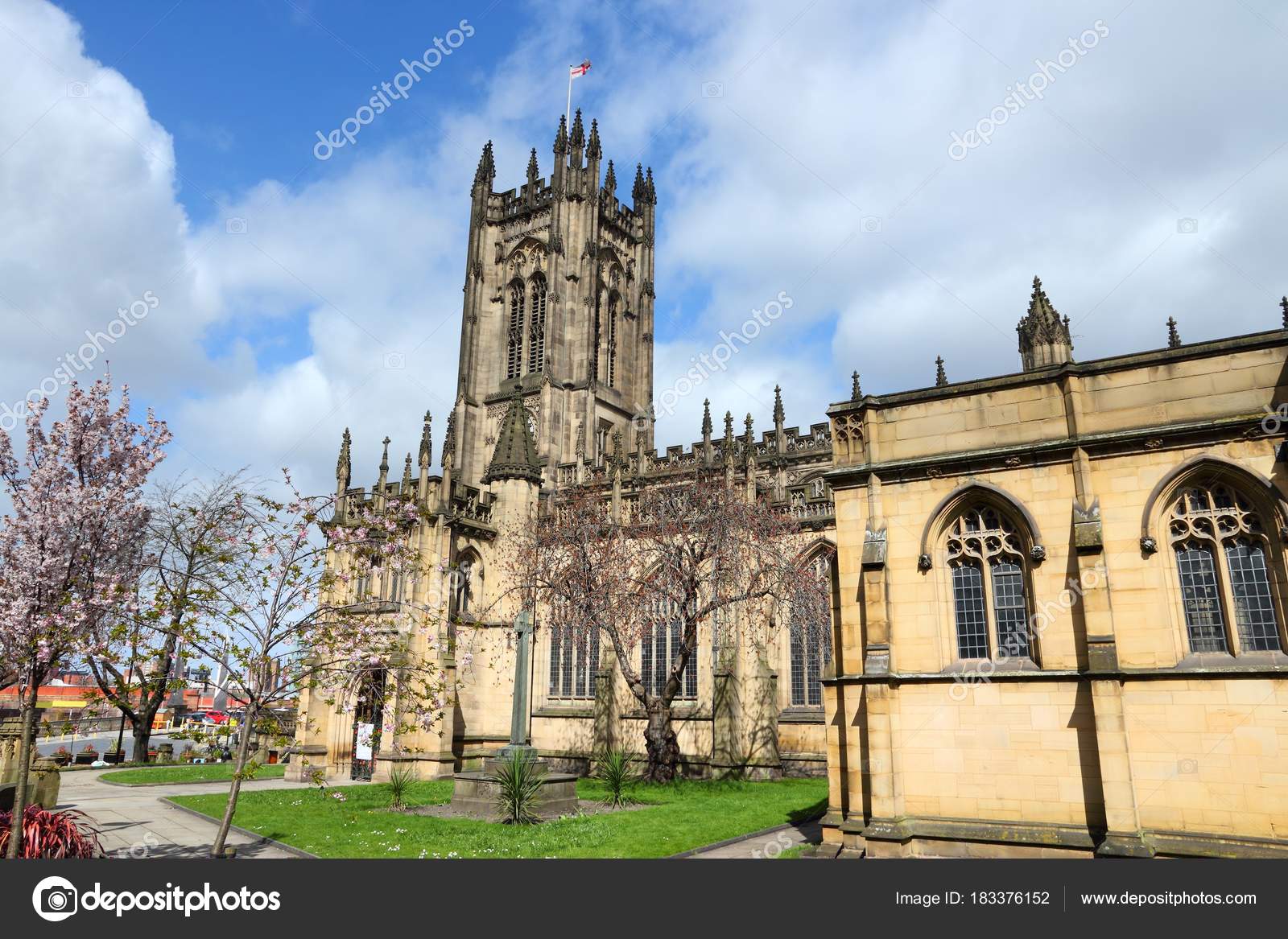 https://mdw-travel-data-us-east-1.s3.amazonaws.com/img/country/United-Kingdom/Manchester-Cathedral/img_02.jpg