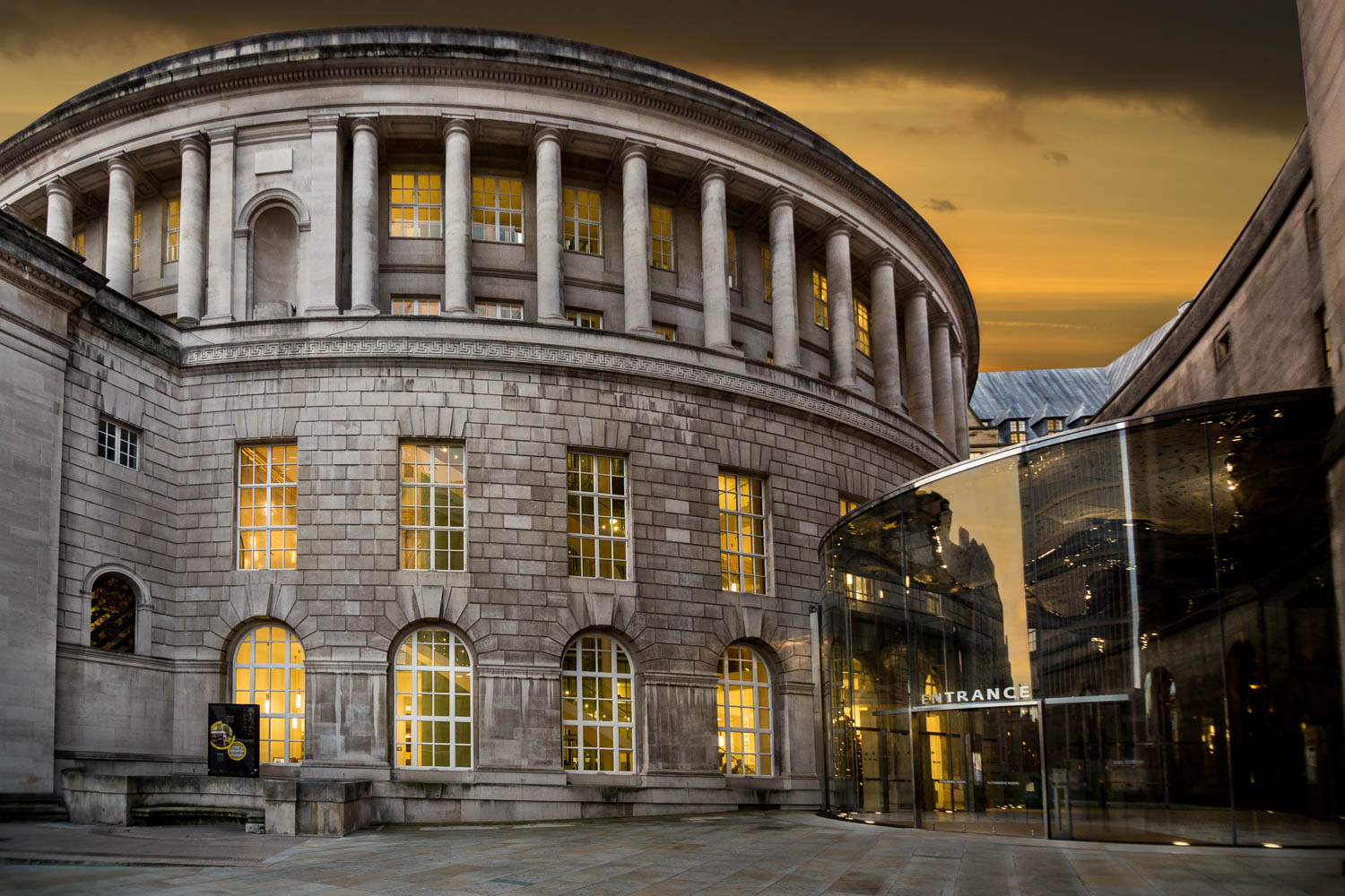 https://mdw-travel-data-us-east-1.s3.amazonaws.com/img/country/United-Kingdom/Manchester-Central-Library/img_03.jpg
