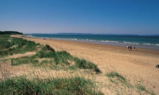 https://mdw-travel-data-us-east-1.s3.amazonaws.com/img/country/United-Kingdom/Nairn-Beach/img_03.jpg