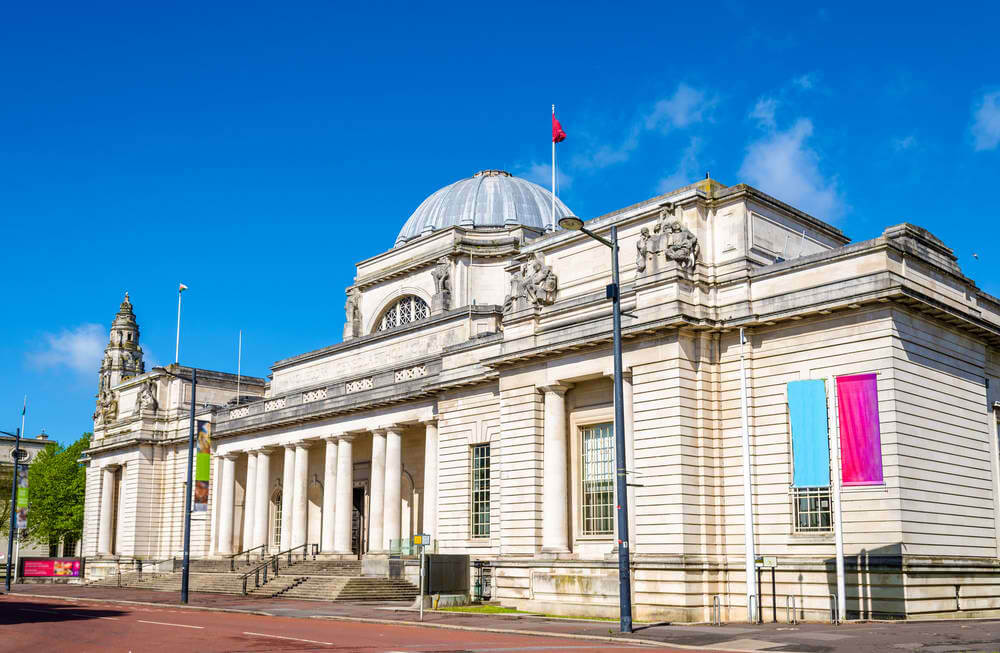 https://mdw-travel-data-us-east-1.s3.amazonaws.com/img/country/United-Kingdom/National-Museum-Cardiff/img_00.jpg