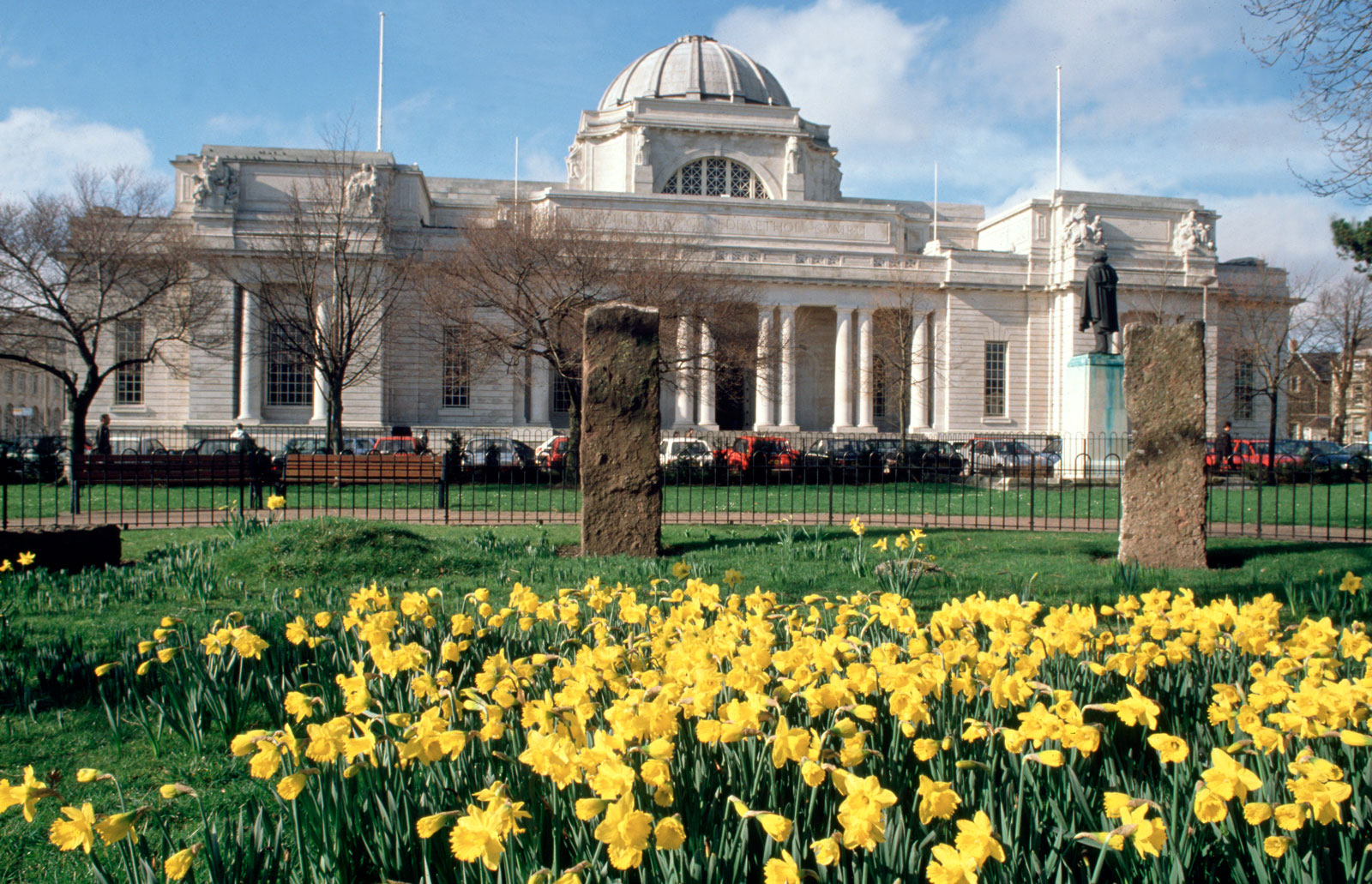 https://mdw-travel-data-us-east-1.s3.amazonaws.com/img/country/United-Kingdom/National-Museum-Cardiff/img_01.jpg