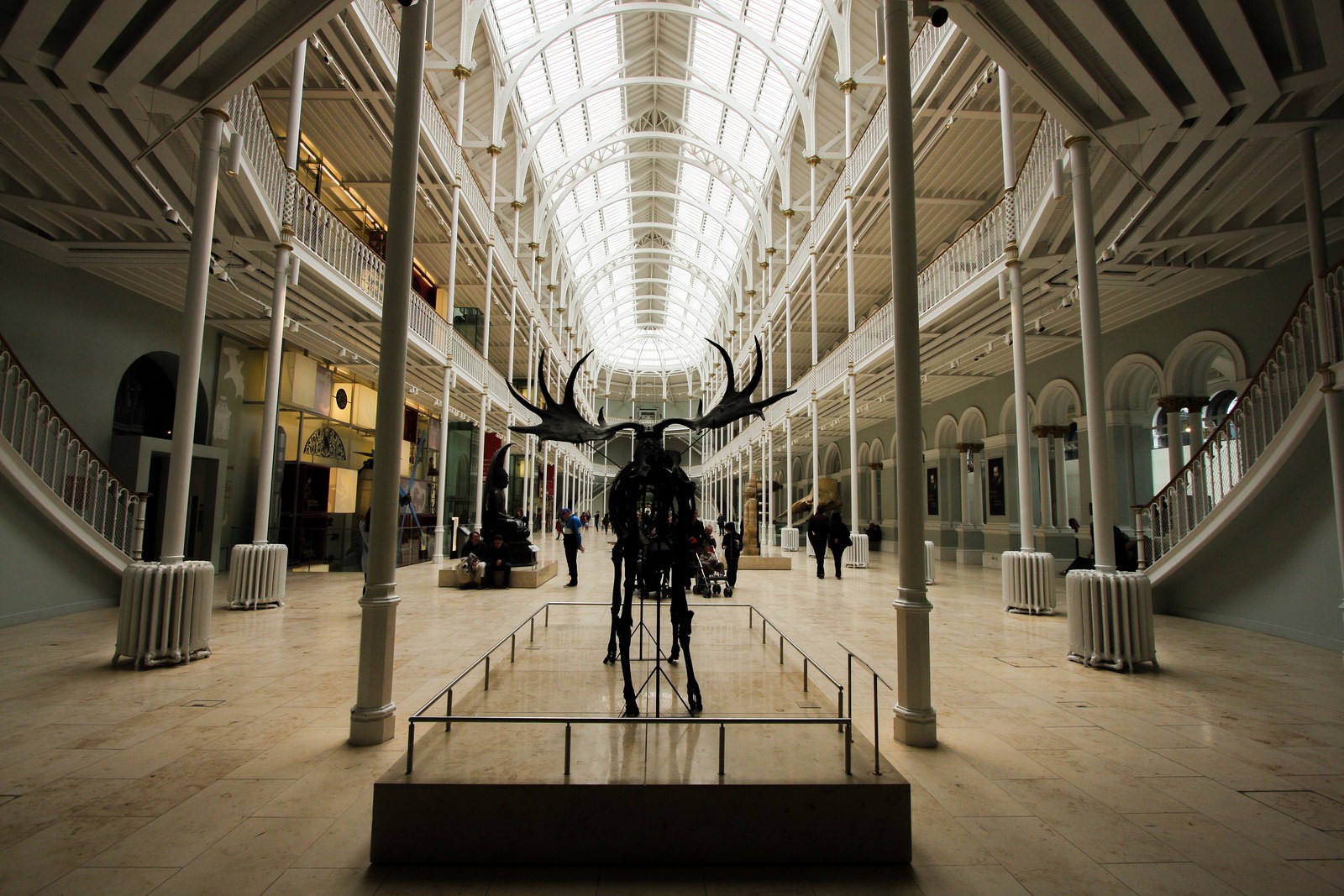 https://mdw-travel-data-us-east-1.s3.amazonaws.com/img/country/United-Kingdom/National-Museum-of-Scotland/img_02.jpg