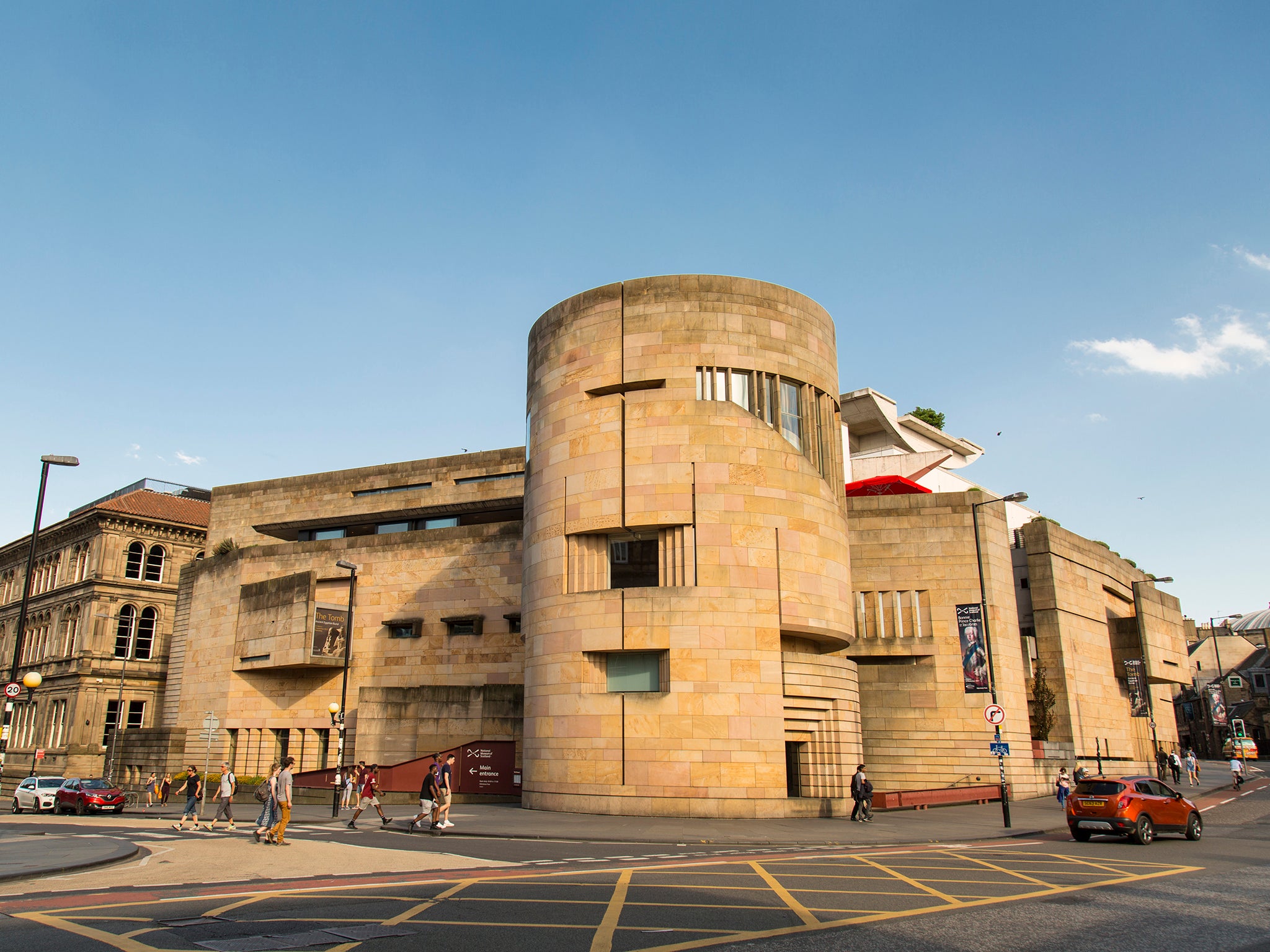 https://mdw-travel-data-us-east-1.s3.amazonaws.com/img/country/United-Kingdom/National-Museum-of-Scotland/img_03.jpg