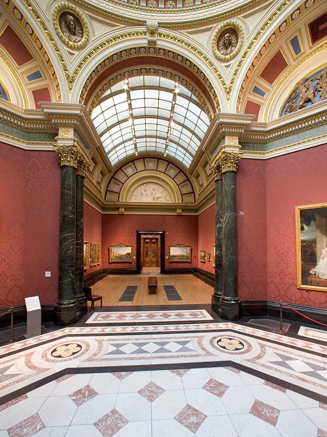 https://mdw-travel-data-us-east-1.s3.amazonaws.com/img/country/United-Kingdom/National-Portrait-Gallery/img_02.jpg