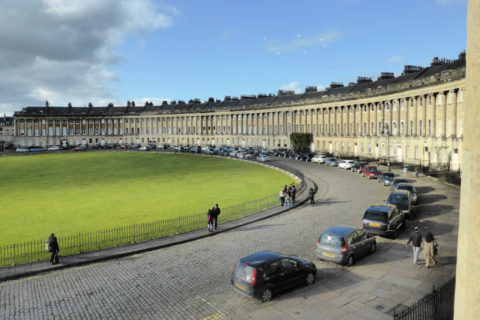 https://mdw-travel-data-us-east-1.s3.amazonaws.com/img/country/United-Kingdom/No-1-Royal-Crescent/img_02.jpg