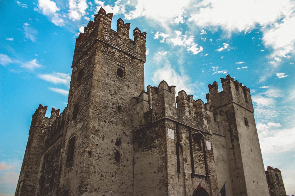 https://mdw-travel-data-us-east-1.s3.amazonaws.com/img/country/United-Kingdom/Oxford-Castle-Quarter/img_02.jpg