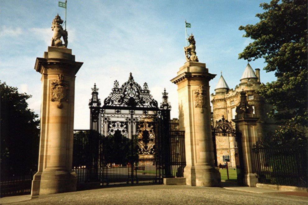 https://mdw-travel-data-us-east-1.s3.amazonaws.com/img/country/United-Kingdom/Palace-of-Holyroodhouse/img_03.jpg