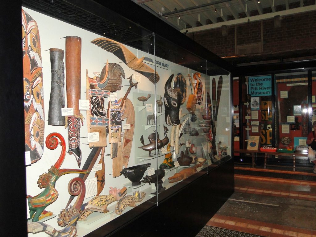 https://mdw-travel-data-us-east-1.s3.amazonaws.com/img/country/United-Kingdom/Pitt-Rivers-Museum/img_02.jpg