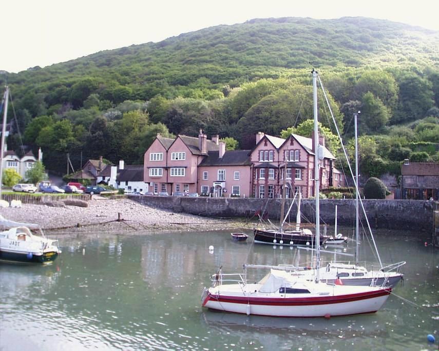 https://mdw-travel-data-us-east-1.s3.amazonaws.com/img/country/United-Kingdom/Porlock-Weir/img_00.jpg